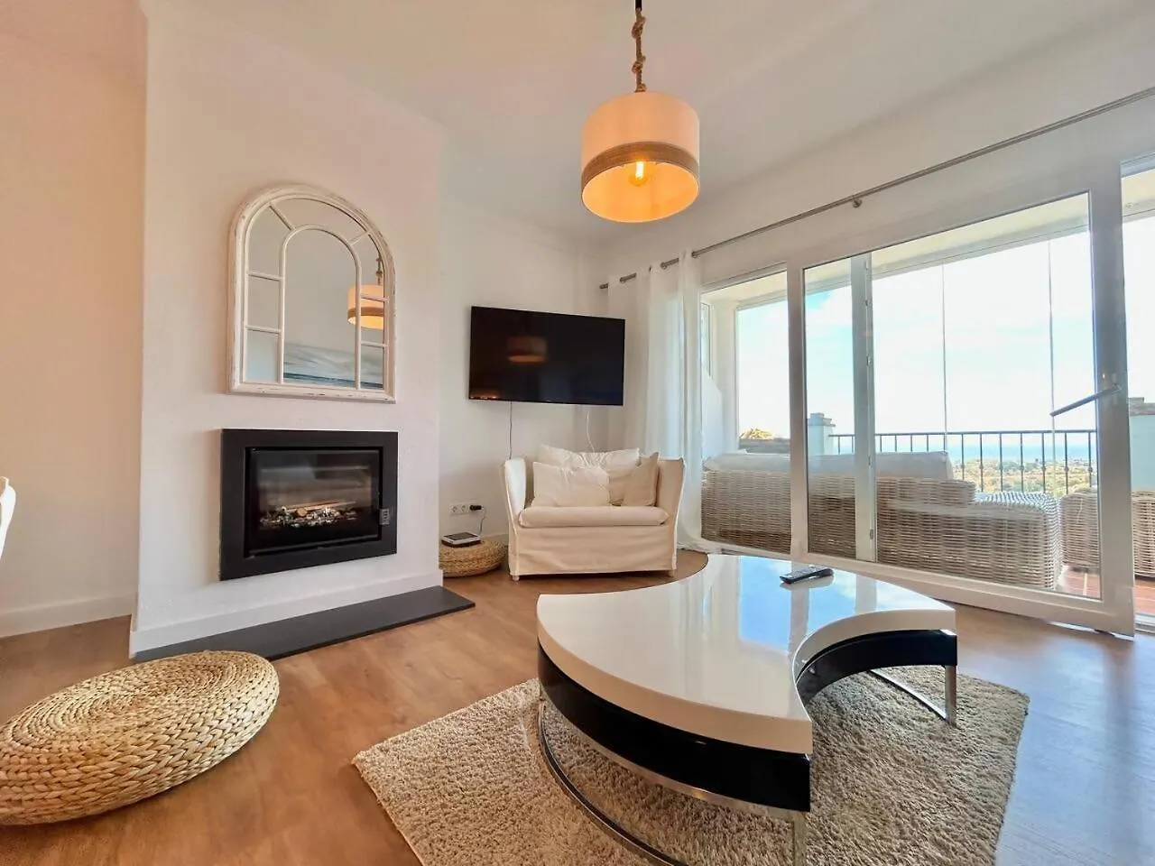 Vistas Al Mar Con Jacuzzi En Calahonda Parking Apartment Sitio de Calahonda